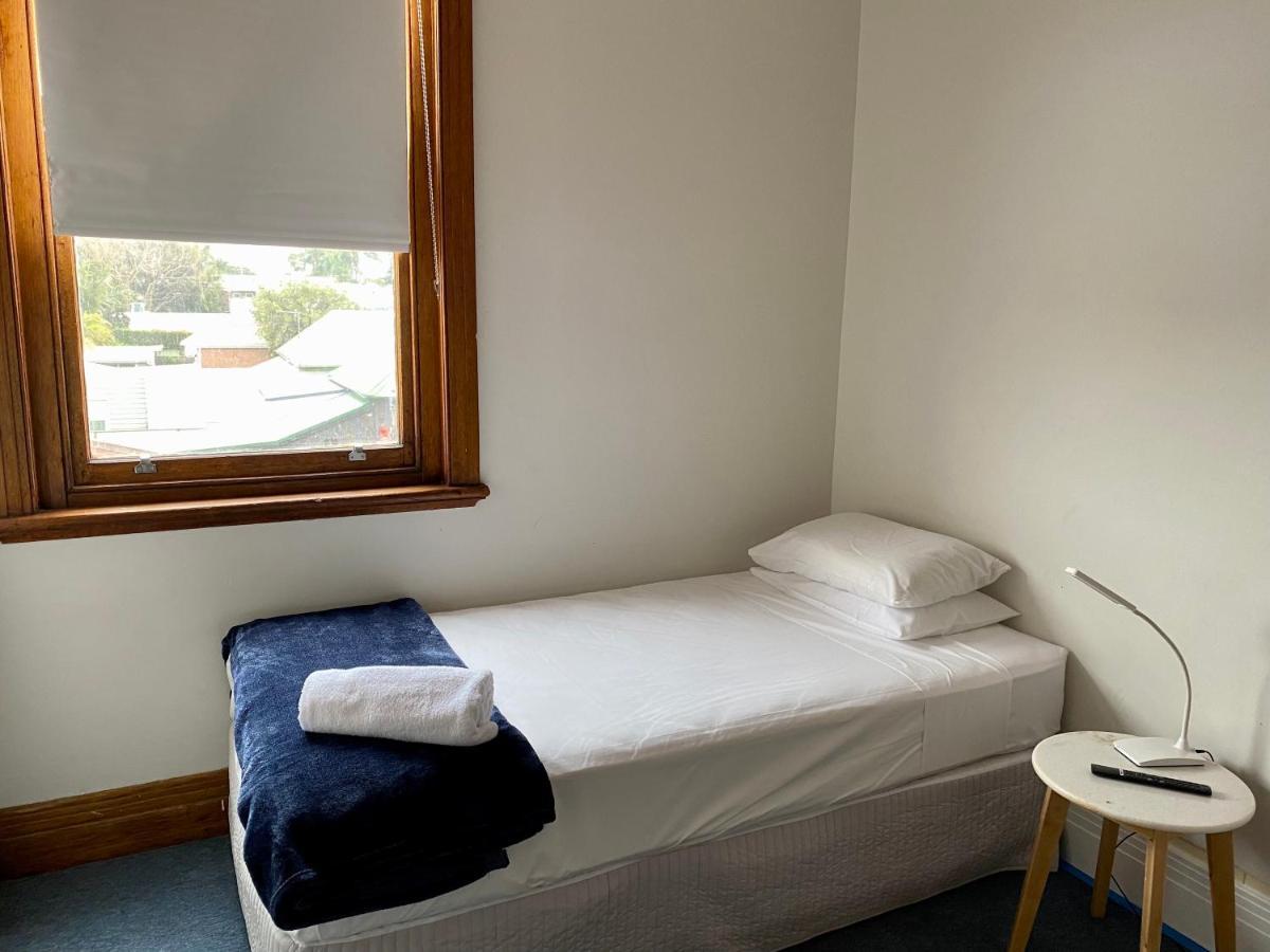 Seven Seas Hotel Carrington Екстер'єр фото